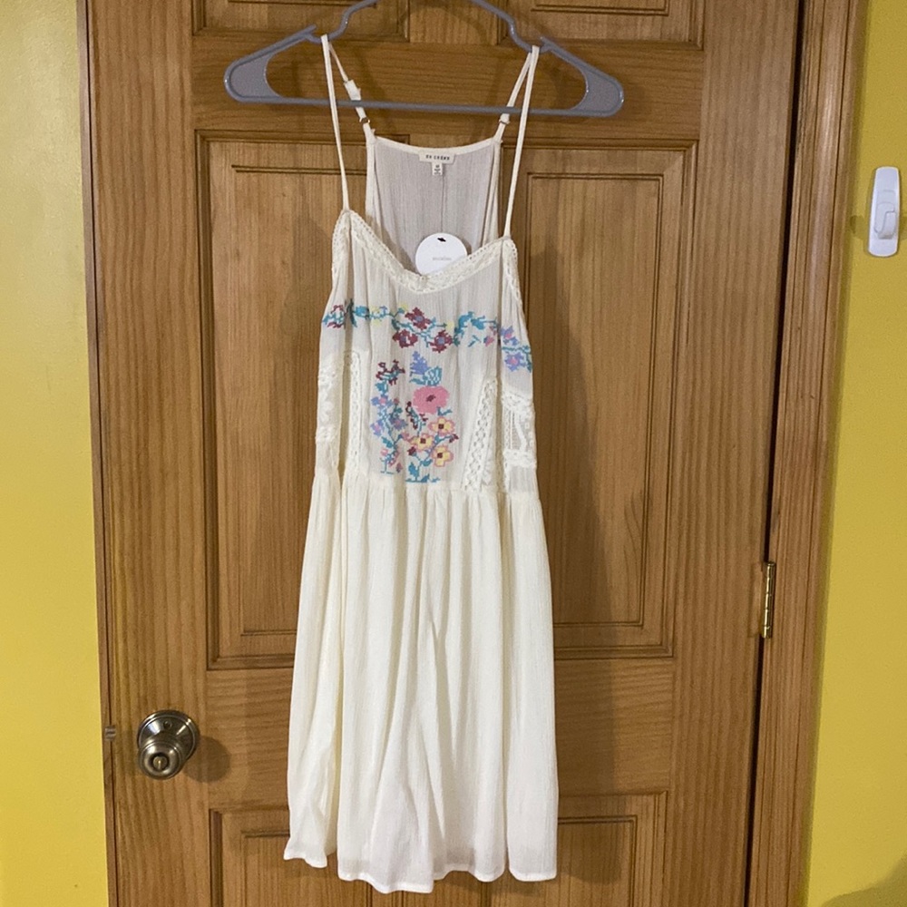 En Créme short white dress NWT Size Medium